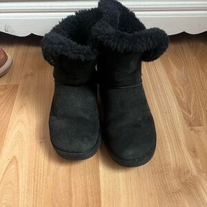 Short Ugg boots